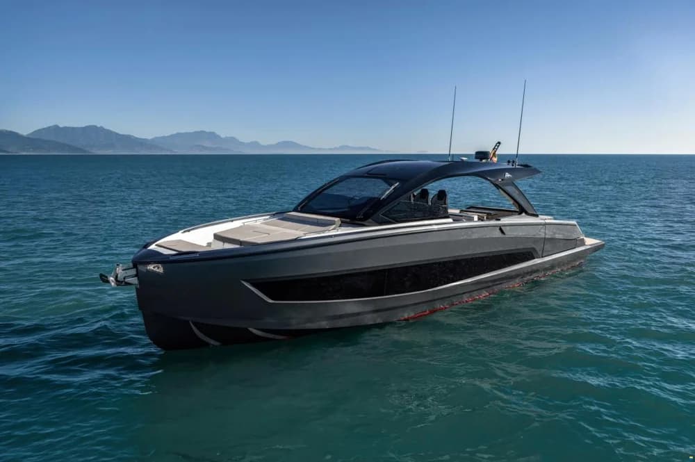 Astondoa 577 Coupe