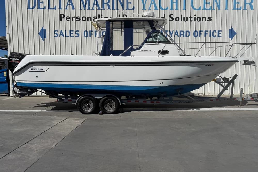 2000 Boston Whaler 28 Outrage