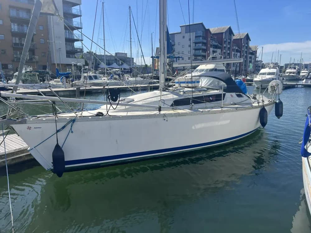 1990 Jeanneau Sunlight 31 Boat for Sale in Portishead Marina