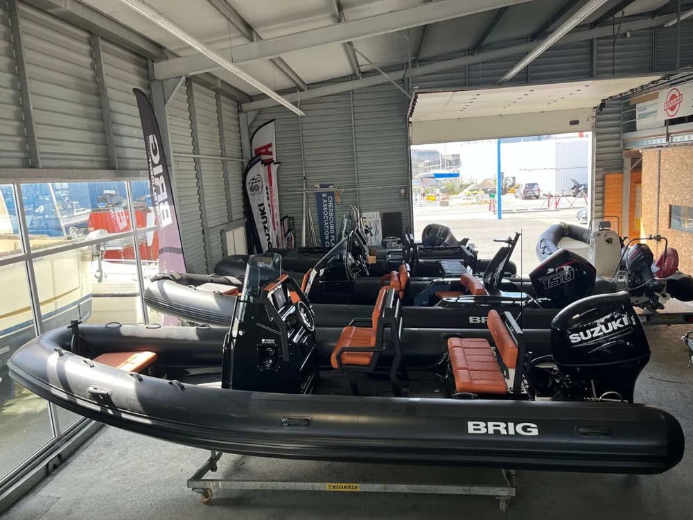 Brig Navigator 22