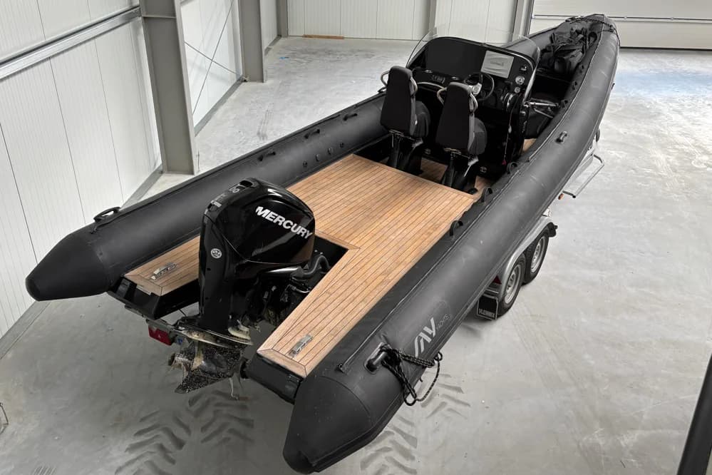 2015 SAY Carbon Yachts RIB 31 | 31.2 ft