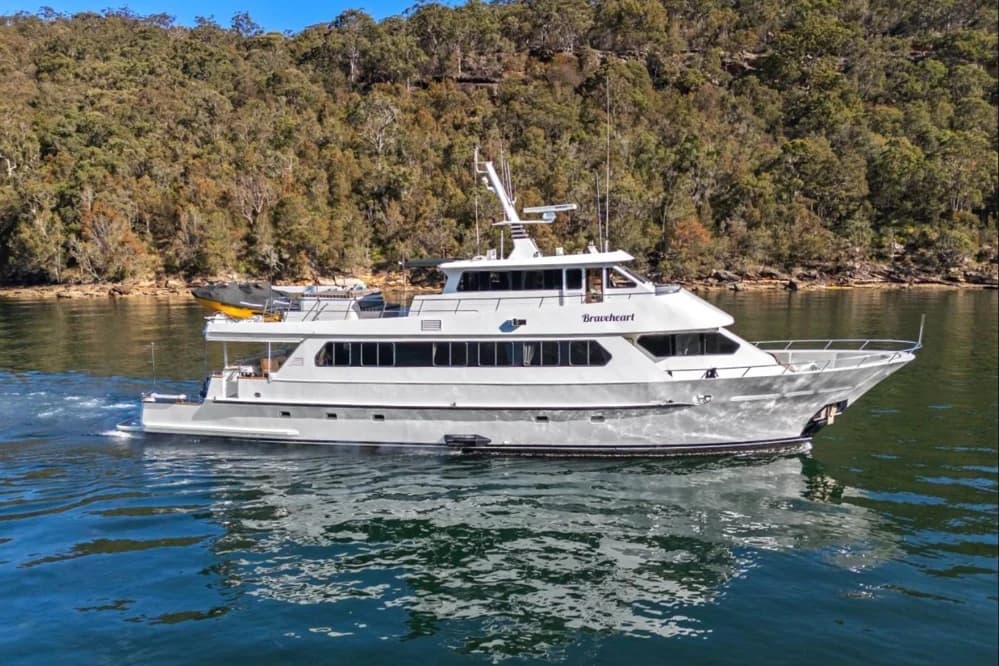 1992 Custom 25M C&P Marine Expedition | 83.2 ft