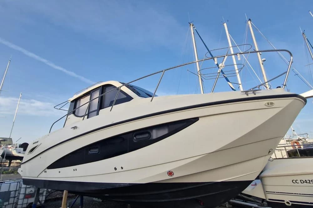 2020 Quicksilver Activ 905 Weekend Outboard