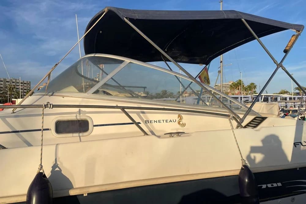 2004 Beneteau Flyer 701