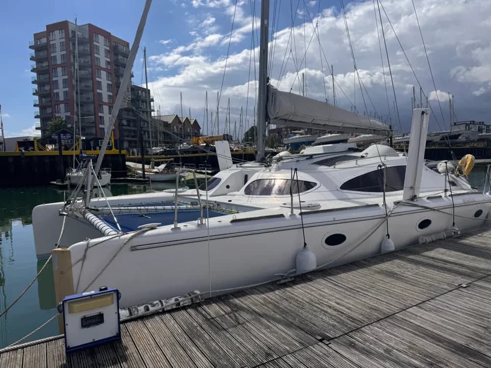 2001 Dazcat 10 Boat for Sale in Portsmouth