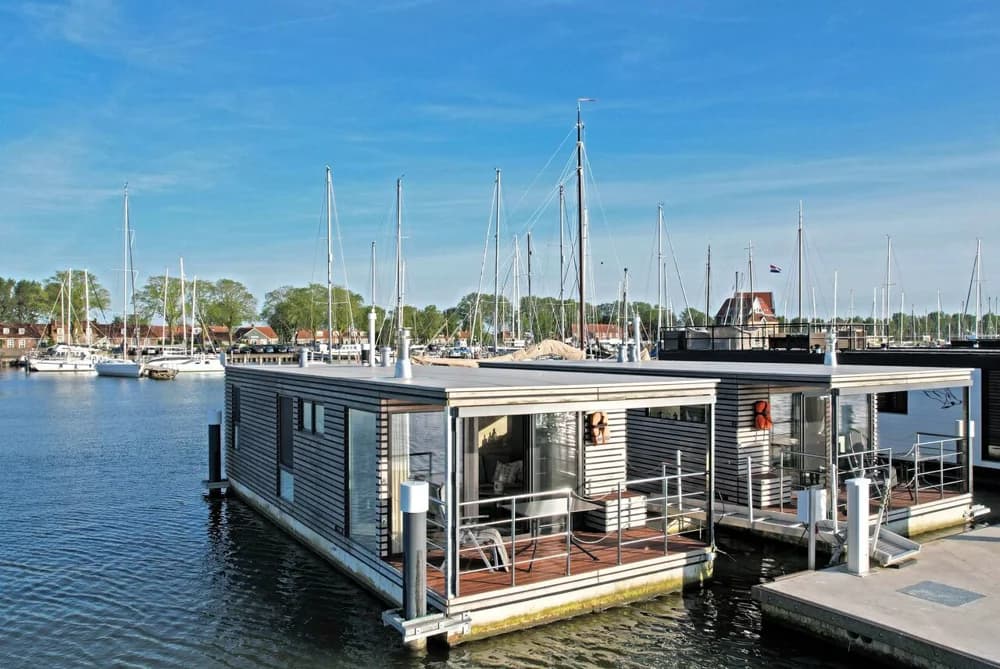 HT4 Houseboat Lelystad Ligplaats