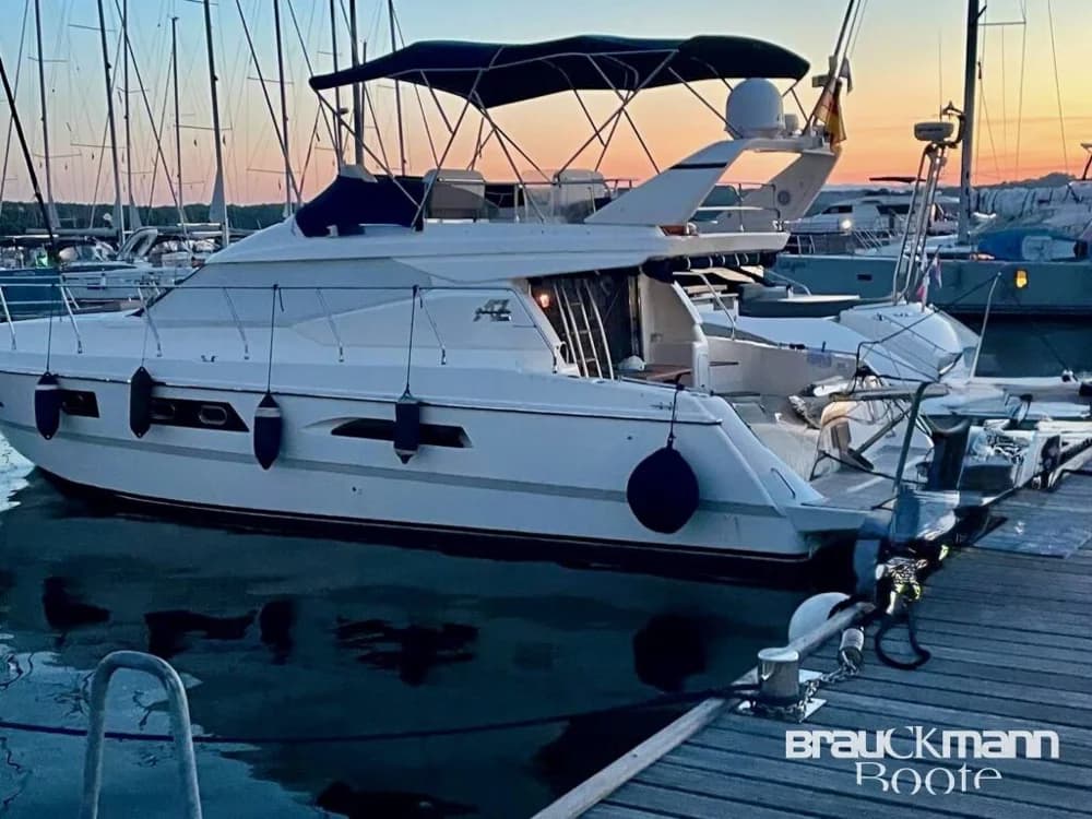 Azimut 43 Top gepflegt Vollausstattung Wellenantrieb