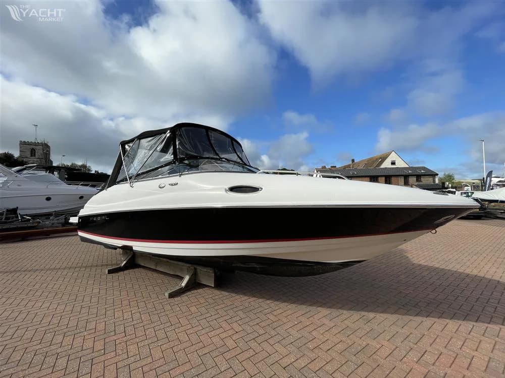 Regal 2450 LSC Cuddy