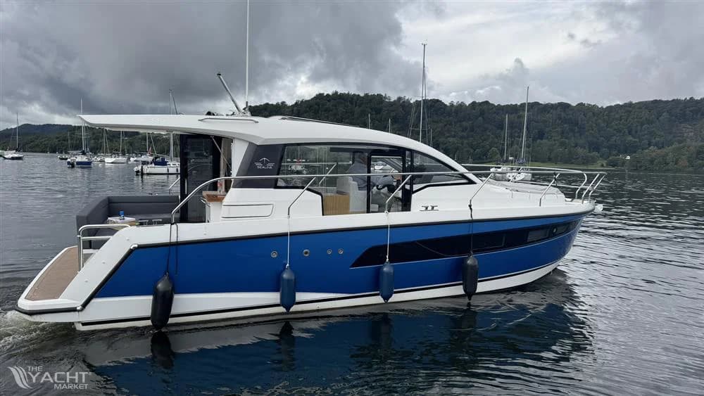 Sealine C335