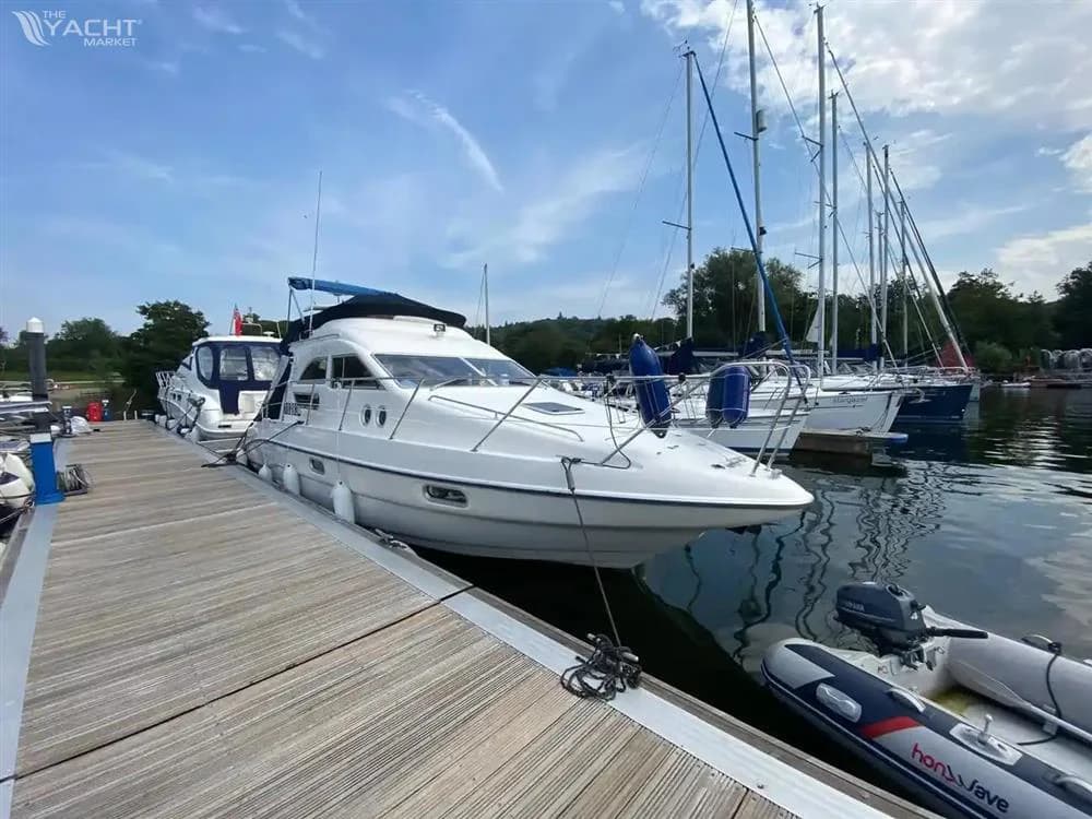 Sealine F33