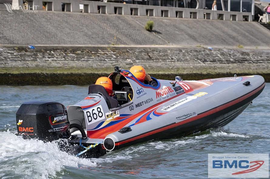 Technohull Seadrug 688