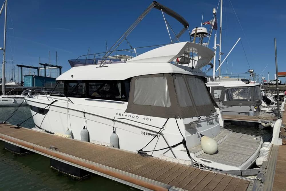 2020 Jeanneau Velasco 43F | 14m