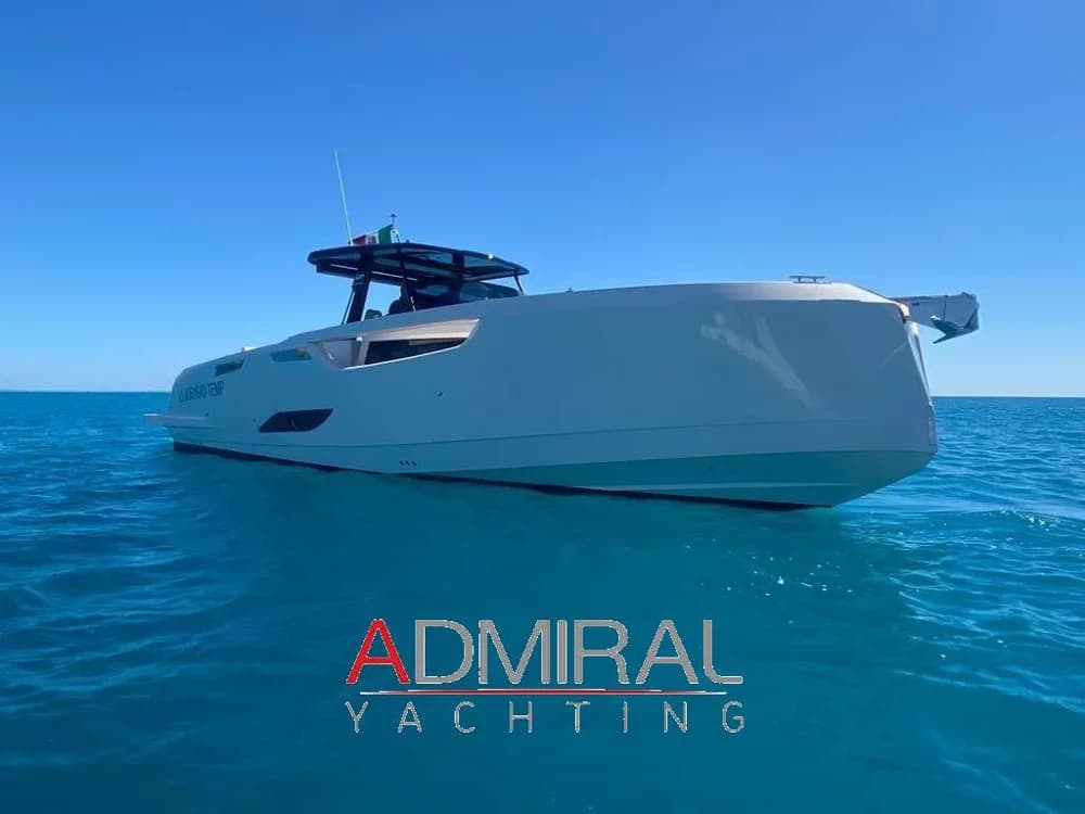 Cayman Yachts - 400 WA