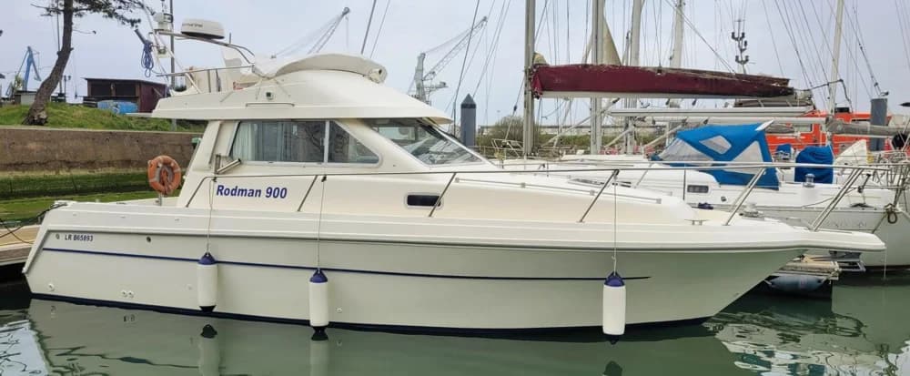 2001 Rodman 900 FLY | 10m