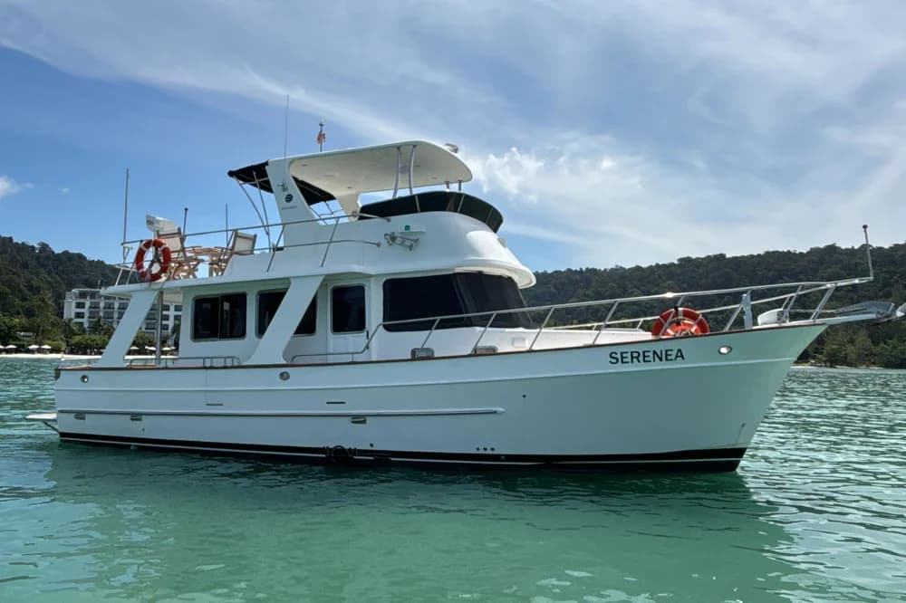 2013 Explorer Motor Yachts 43 Sedan | 14m