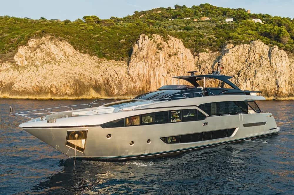 2020 Riva 90' Argo | 28m