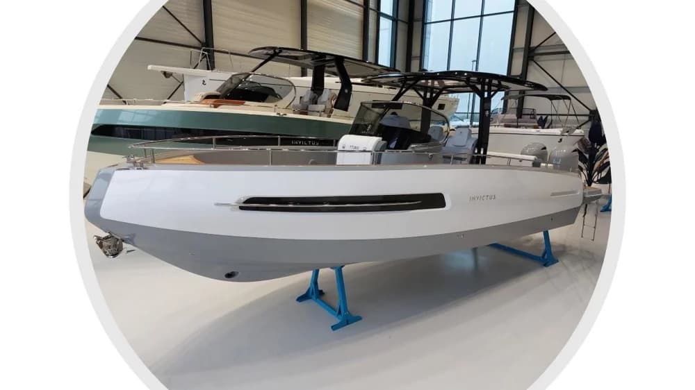 2023 Invictus 280 TTS | 9m