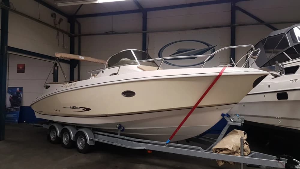 Manò Marine 25.09 EFB Superdikke Consoleboot!