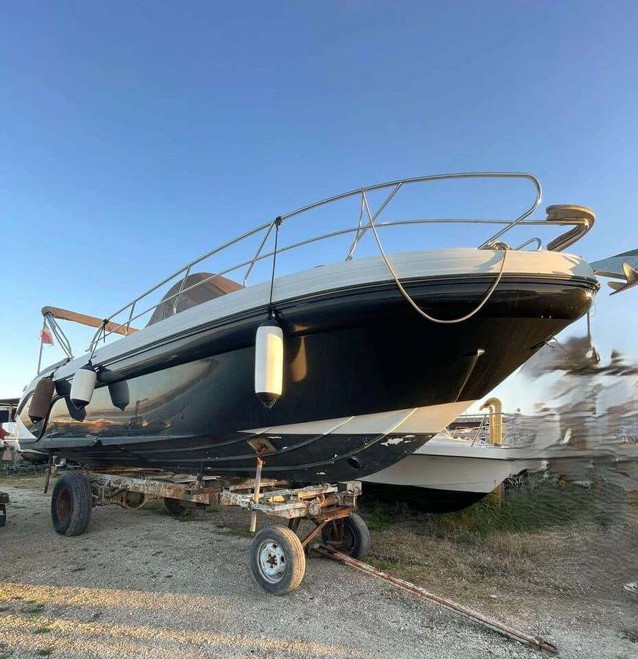 Ranieri 30 Shadow