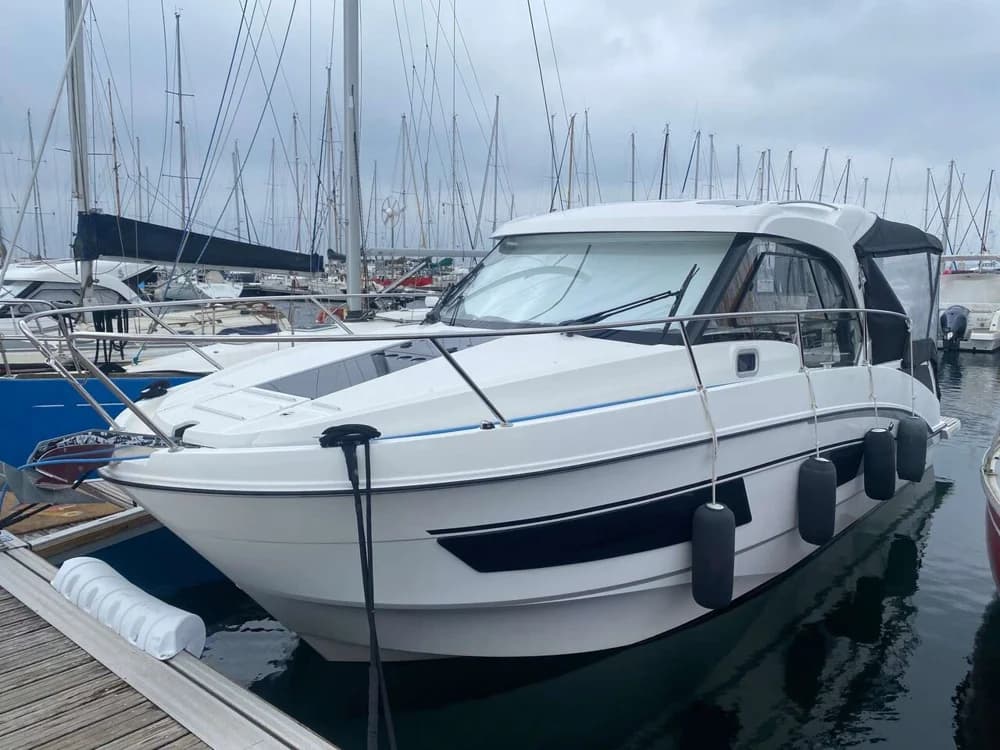 Bénéteau Antares 9