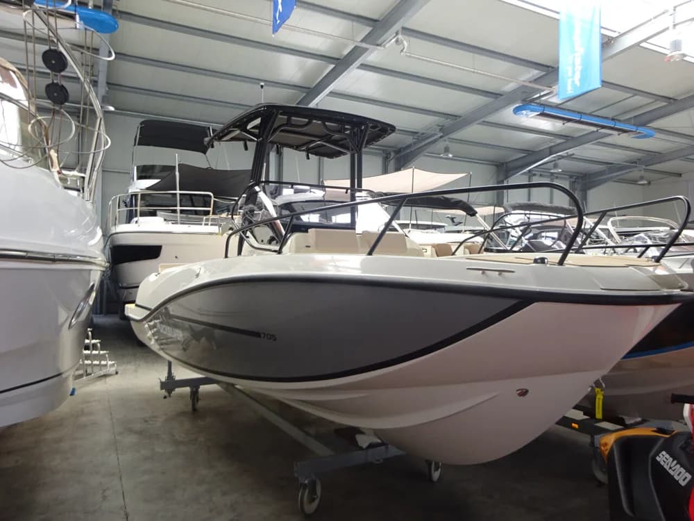 Quicksilver Activ 705 Open