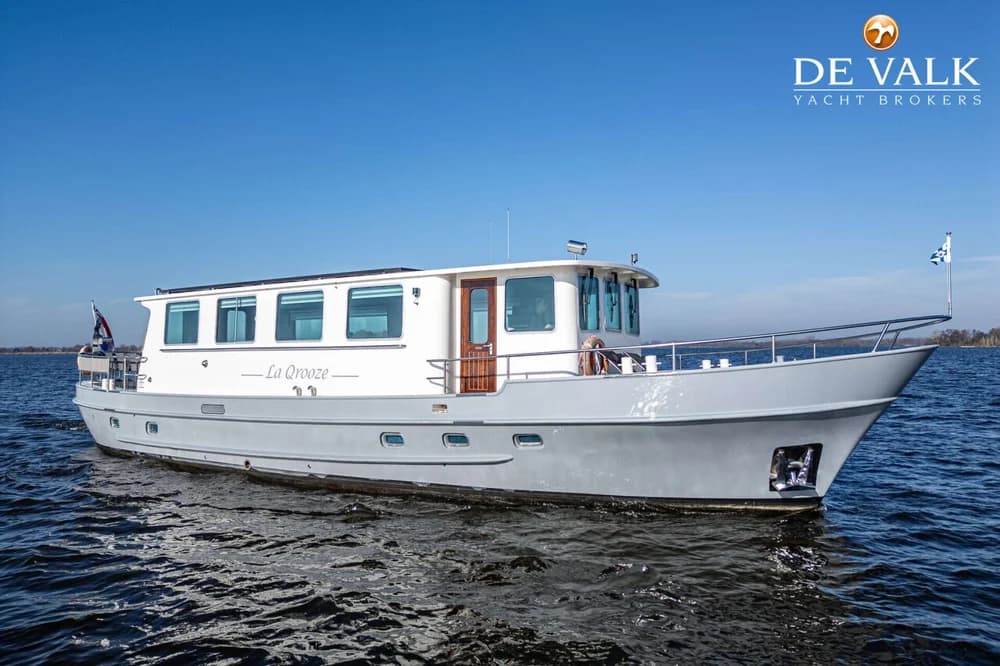 Live Aboard 1800