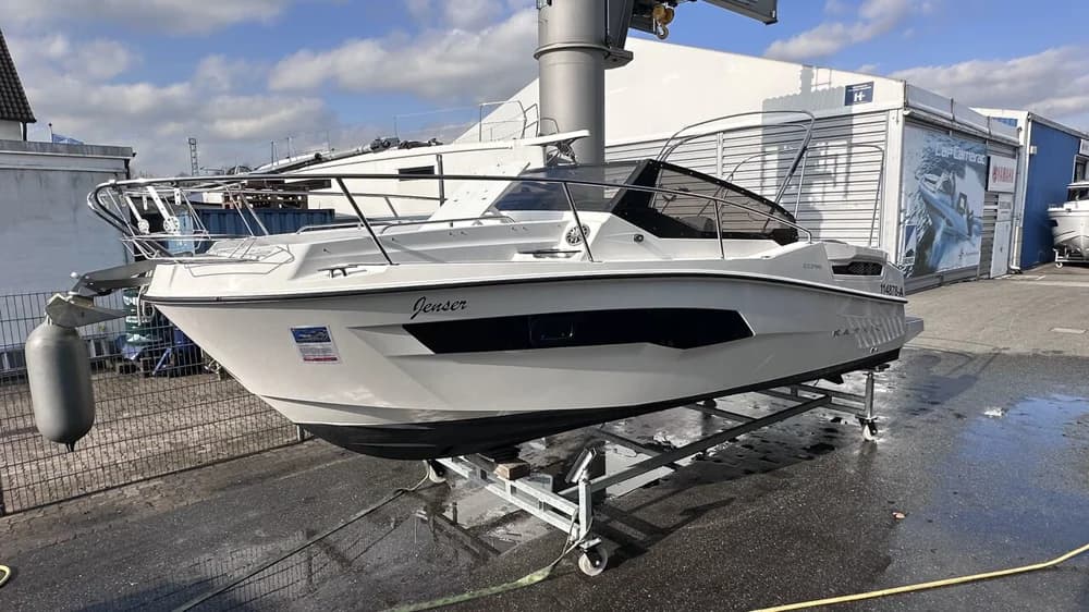 Karnic CS700 S Cabin Cruiser