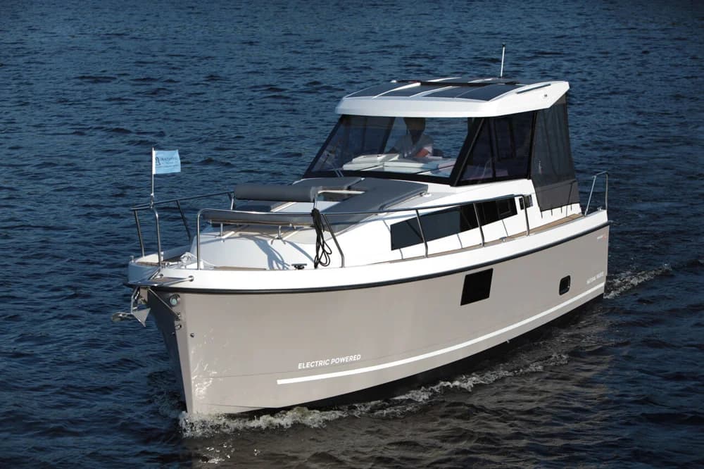 Nexus Revo 870 Hardtop Electric: new to Order