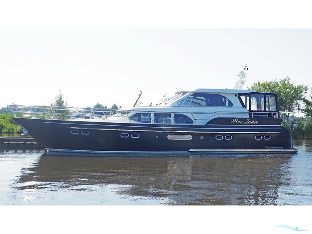 B. Van Den Hoven Van Den Hoven Exclusive 1500 LE