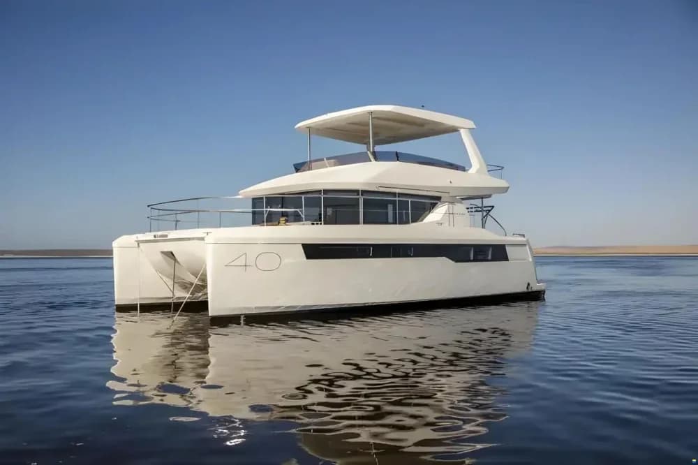 Leopard 40 Powercat