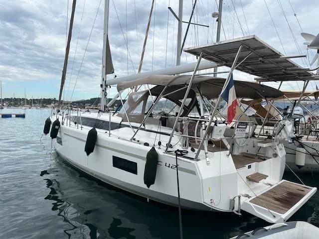 2022 Bavaria C42