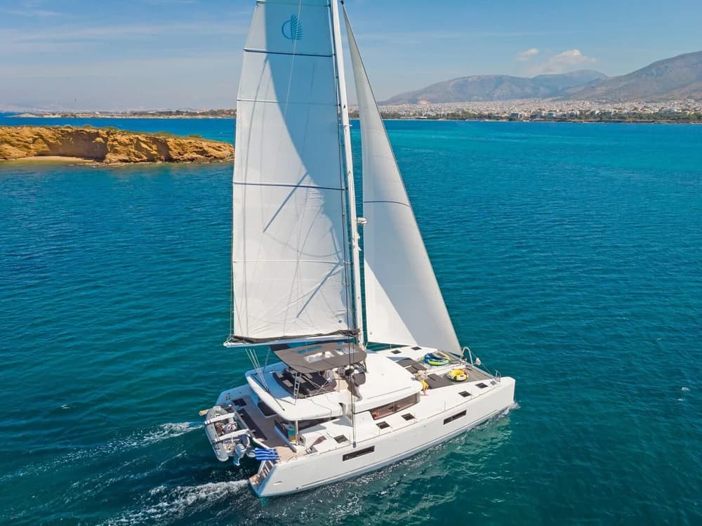 Lagoon 52