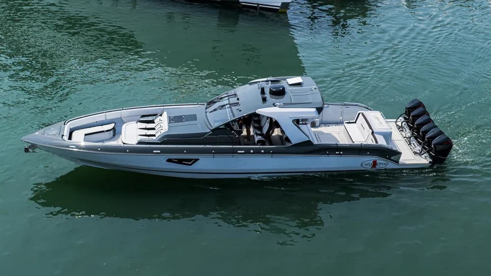2025 Cigarette 52' Thunder