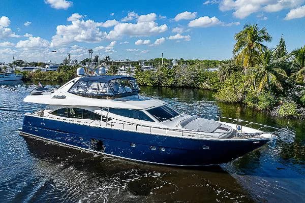 2006 Ferretti Yachts 830