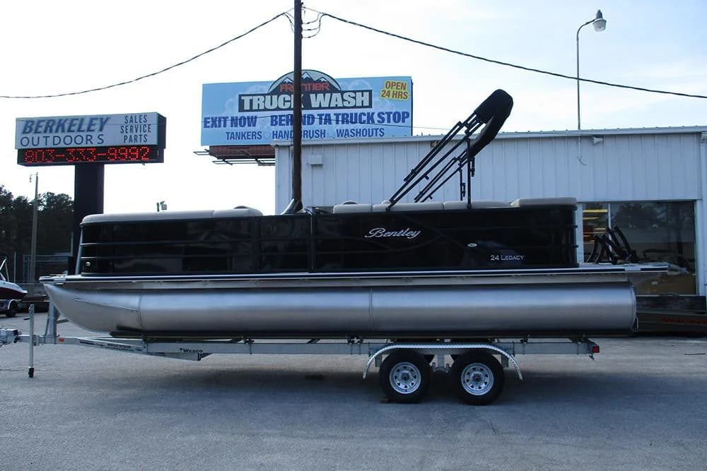 2026 Bentley Pontoons Legacy 240 Cruise