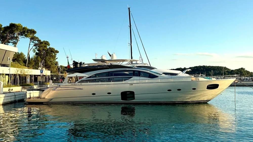 2014 Pershing 82 | 78.7 ft