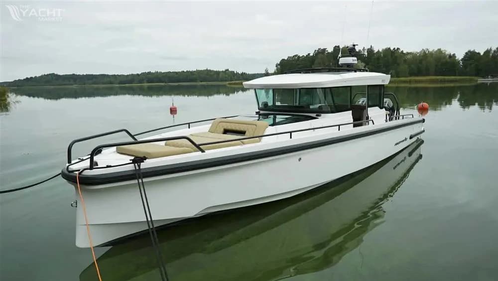 Axopar 37 XC Cross Cabin