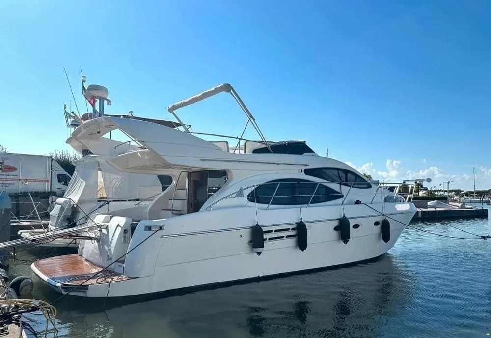 Azimut 46