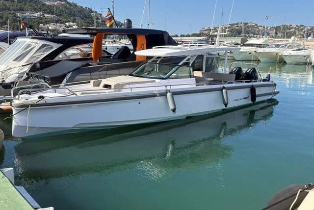 2023 Axopar 37 Cabin | 37.7 ft