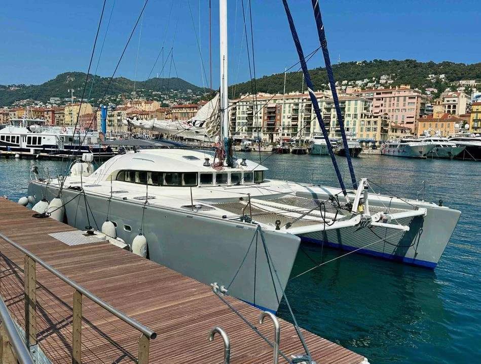 LAGOON 570