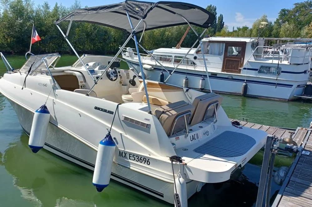 2011 Quicksilver Activ 640 Cabin