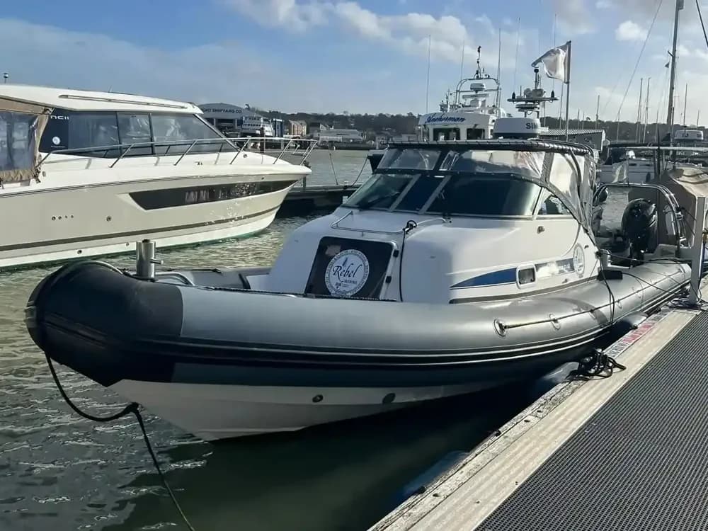 RAYGLASS BOATS PROTECTOR 850 CABIN