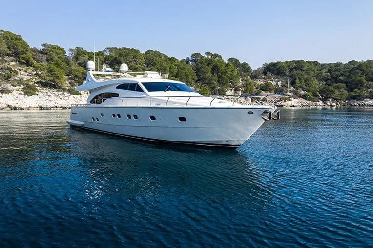 2005 Ferretti Yachts 680 | 21m