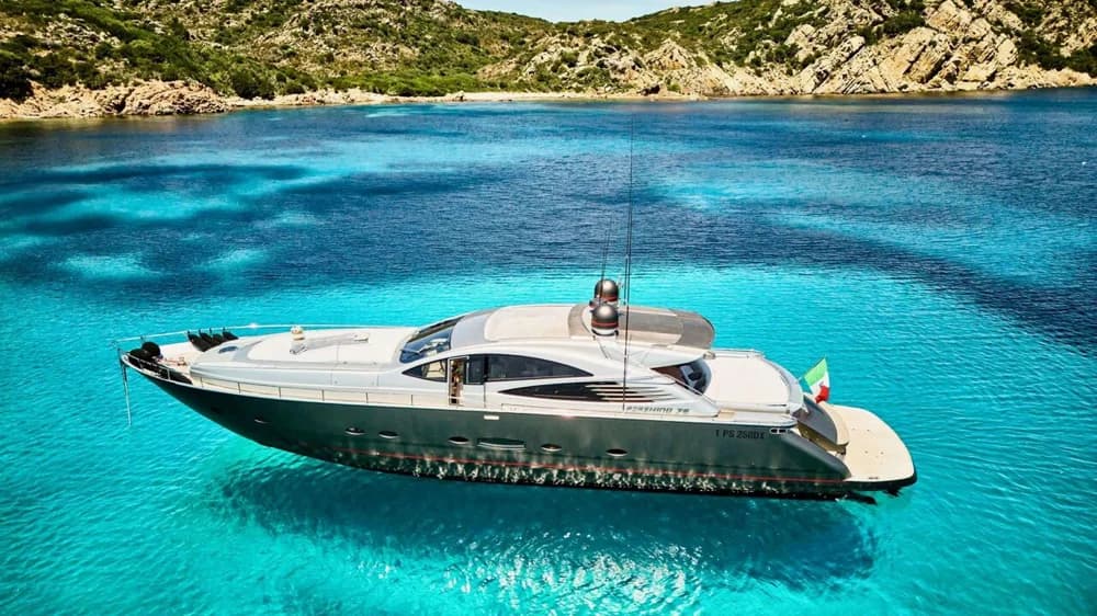 Pershing 76