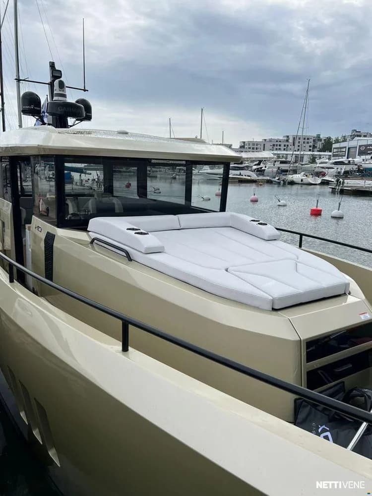 XO Boats 44 EXPLR