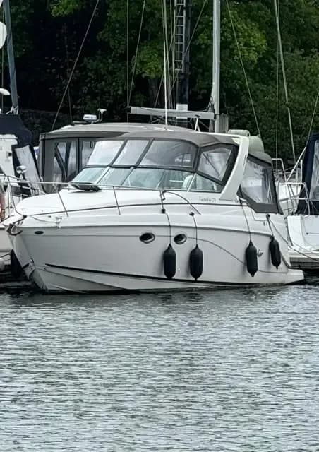 2002 Rinker 270 Fiesta Vee Boat for Sale in Bowness-on-Windermere