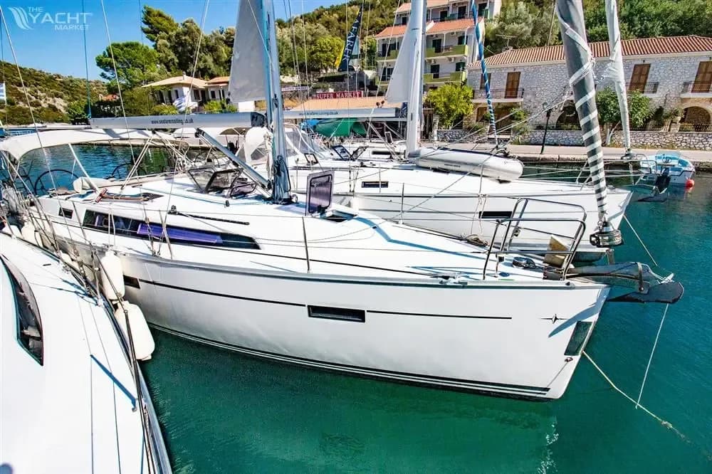2014 Bavaria Cruiser 37 Boat for Sale in Kiato