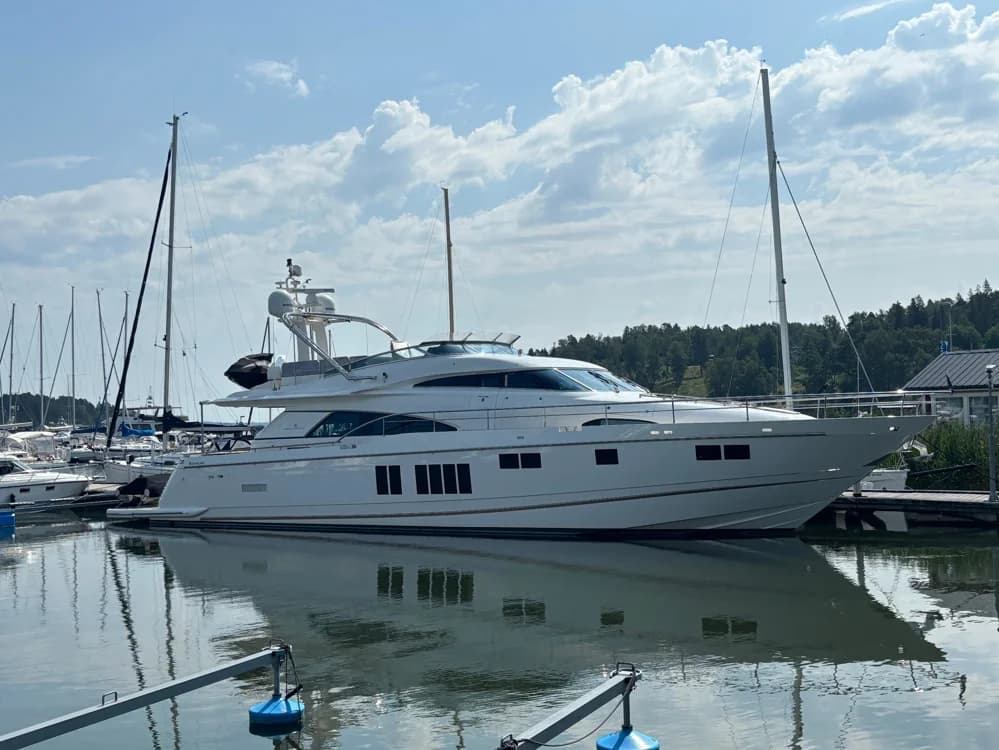 2013 Fairline Squadron 78 | 80 ft