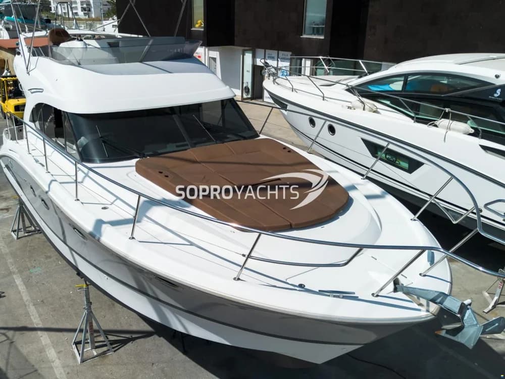 Beneteau Antares 42