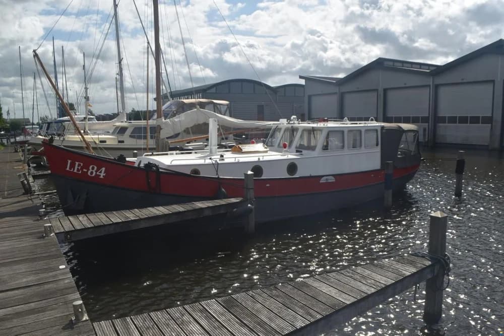 Ex Zuiderzee Lemster Visserijschip 11.00